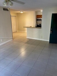 10765 Cleary Blvd, Unit 103 in Plantation, FL - Building Photo - Building Photo