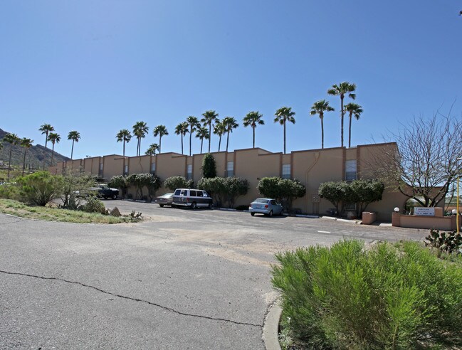Sunnyslope Apartments in Tucson, AZ - Foto de edificio - Building Photo