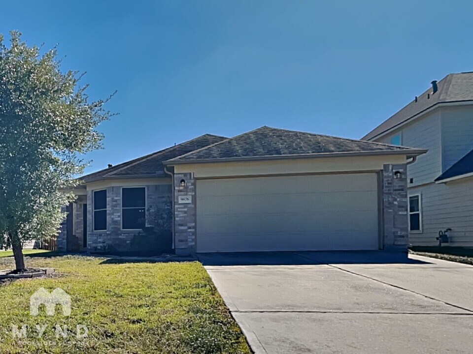 9876 Lace Flower Way in Conroe, TX - Foto de edificio