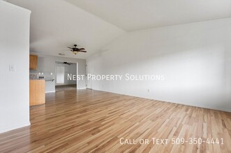 1128 S Clover Dr in Moses Lake, WA - Building Photo - Building Photo