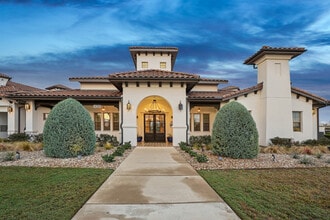 Ambrosio Apartments in Pflugerville, TX - Foto de edificio - Building Photo