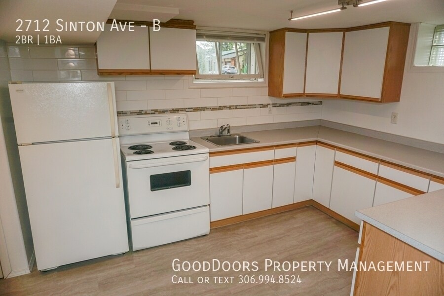 2712 Sinton Ave in Regina, SK - Building Photo