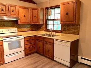 236 Creek Rd in Poughkeepsie, NY - Building Photo - Building Photo