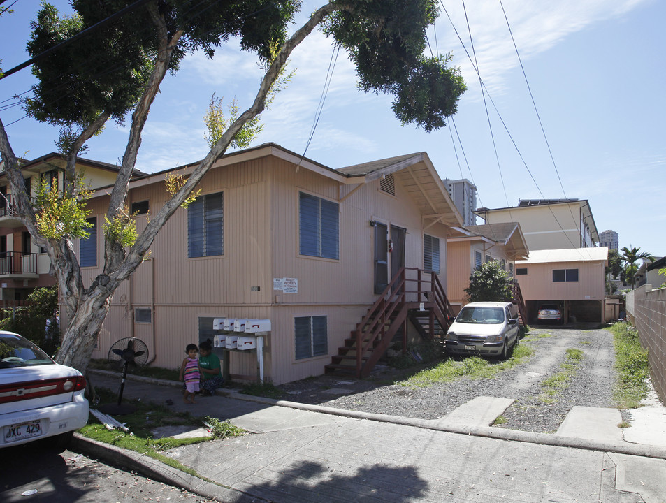 2021 Algaroba St in Honolulu, HI - Building Photo