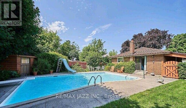 382 Elmridge St in Oshawa, ON - Building Photo - Building Photo