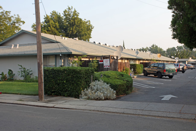 Evergreen Terrace in Modesto, CA - Foto de edificio - Building Photo