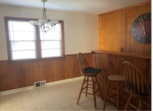 175 Crescent St, Unit c in Shrewsbury, MA - Building Photo - Building Photo