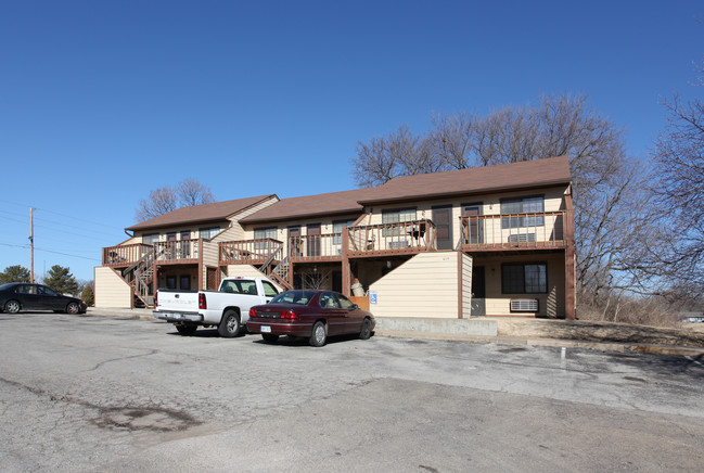 Aspen Apartments in Topeka, KS - Building Photo - Building Photo