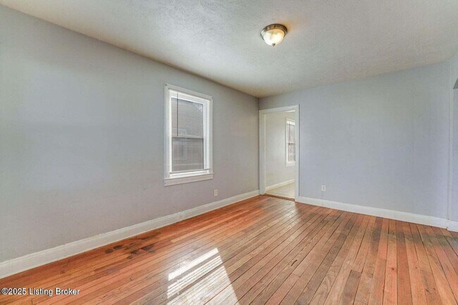 1028 Camden Ave in Louisville, KY - Building Photo - Building Photo