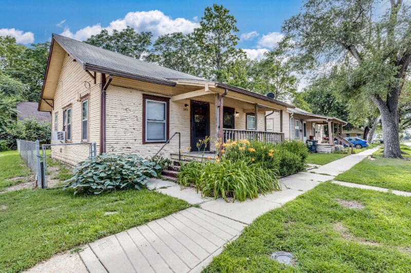 207 W Morris St in Wichita, KS - Building Photo