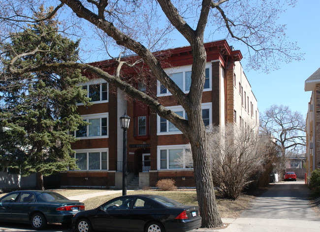 2709 Humboldt Ave S in Minneapolis, MN - Building Photo - Building Photo