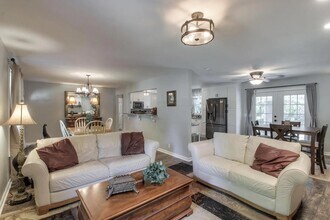 444 Foothill Dr in Nashville, TN - Foto de edificio - Building Photo