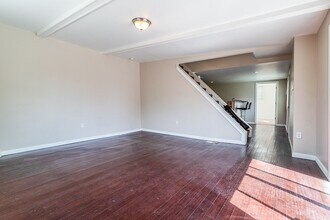 635 McLain St in Pittsburgh, PA - Building Photo - Building Photo