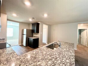 1033 Riverdale Cove in Jarrell, TX - Building Photo - Building Photo