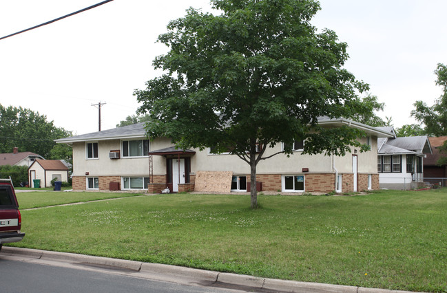 1425 55th Ave N in Minneapolis, MN - Foto de edificio - Building Photo