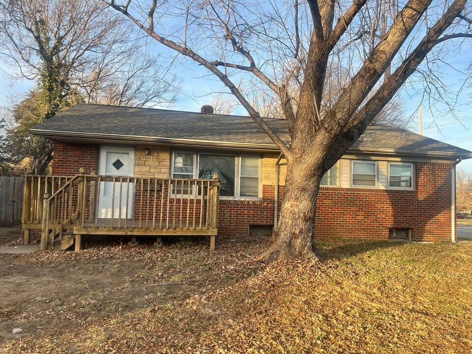 7920 E Morris St in Wichita, KS - Building Photo