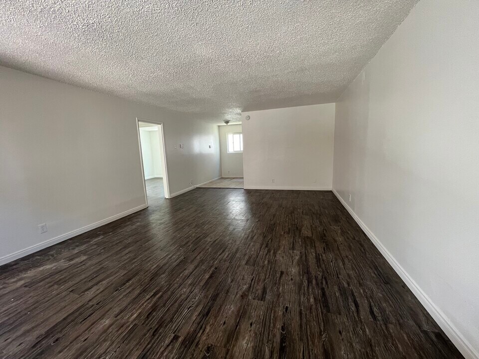 420 E Pleasant Valley Rd, Unit 3 in Oxnard, CA - Foto de edificio