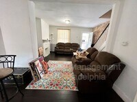 5541 Crowson St photo'