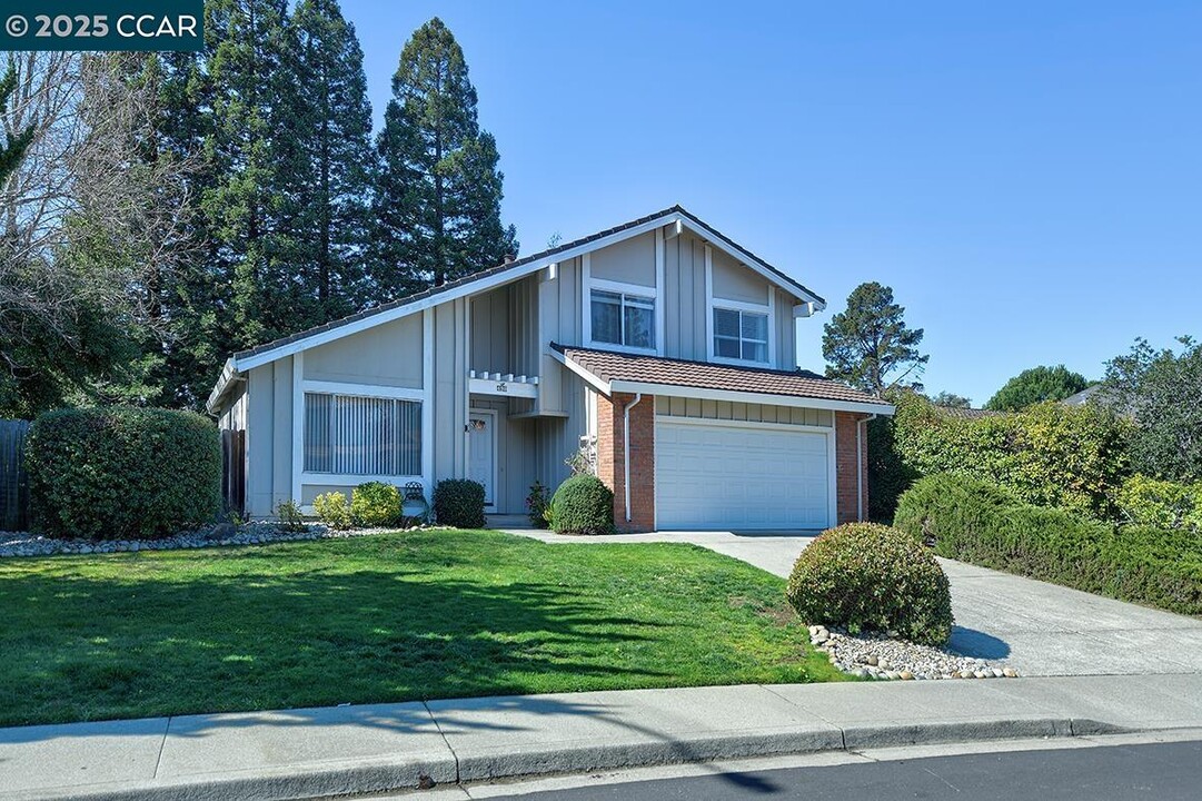 498 Santander Dr in San Ramon, CA - Building Photo