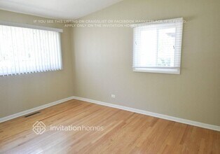 1902 E Evergreen St in Wheaton, IL - Building Photo - Building Photo