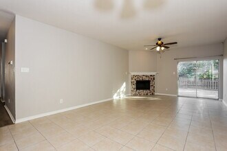 2804 Hilcroft Ave in Denton, TX - Foto de edificio - Building Photo