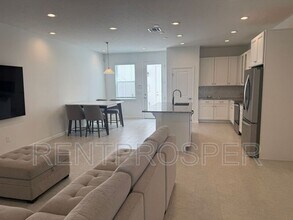 13925 Easdale Aly in Winter Garden, FL - Building Photo - Building Photo