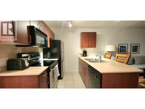 610 Granville St in Vancouver, BC - Building Photo - Building Photo