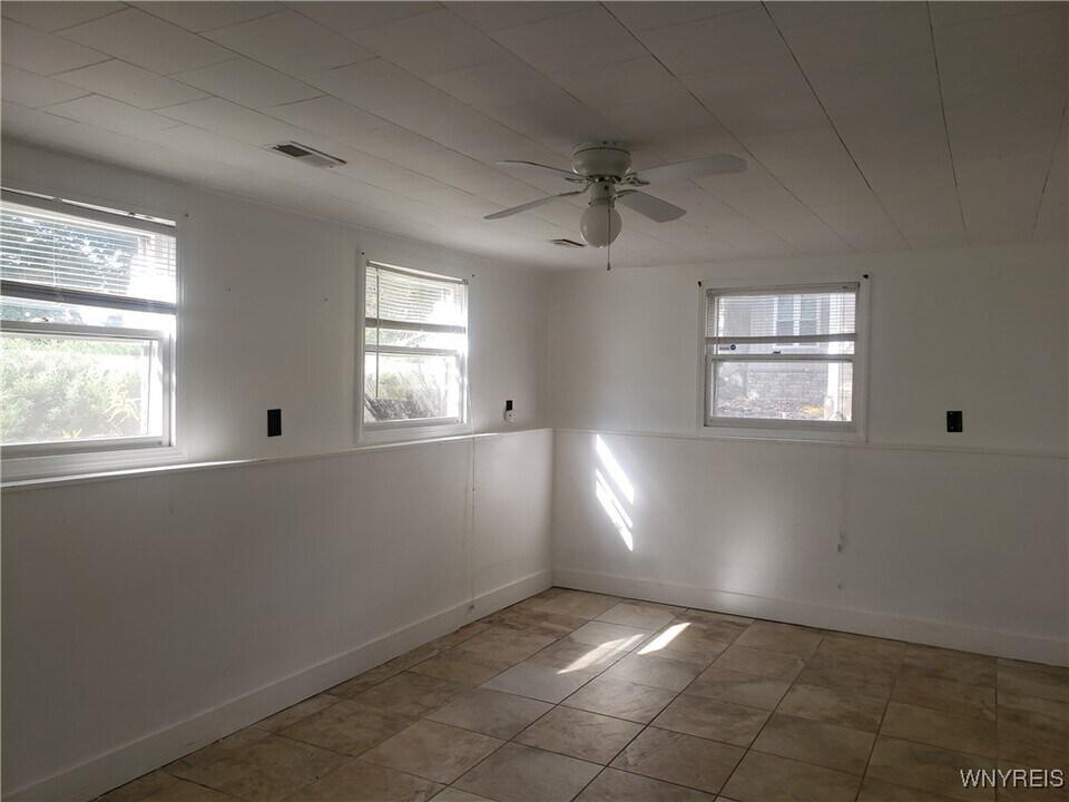 3707 Horan Rd in Medina, NY - Building Photo