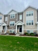 1059 Briar Gln Ct in Hampshire, IL - Building Photo