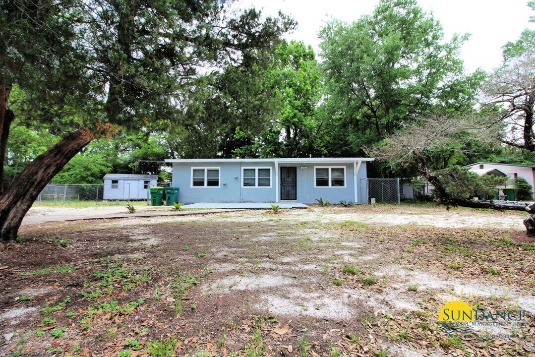 470 Argyle Ct in Mary Esther, FL - Building Photo