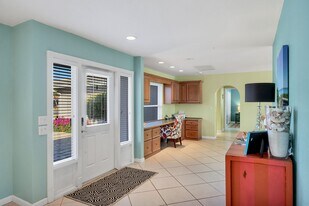 1155 Bogey Ln in Longboat Key, FL - Building Photo