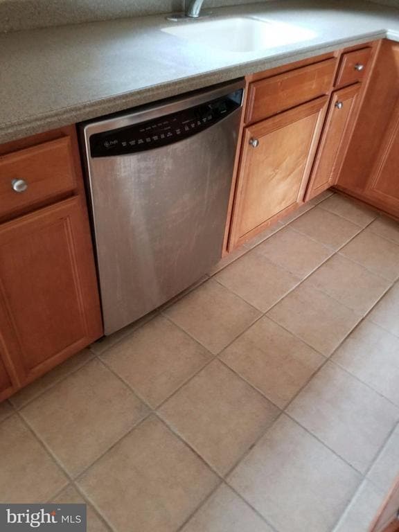 property at 2420 Sandwich Ct
