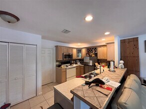 1200 W Las Olas Blvd in Fort Lauderdale, FL - Building Photo - Building Photo