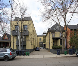 306 Sackville Grn in Toronto, ON - Building Photo - Building Photo