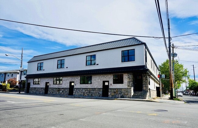 property at 79 Roslyn Rd