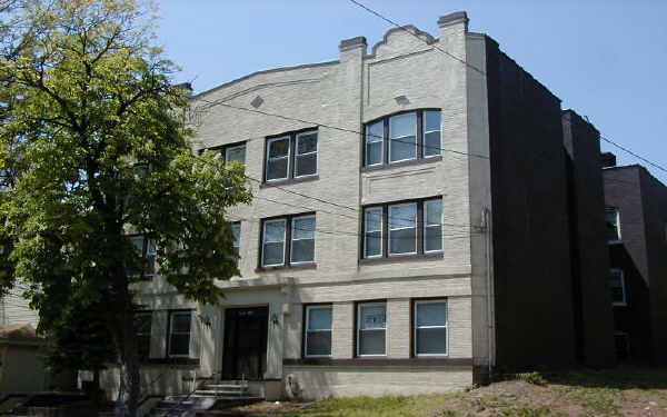 101-103 Treacy Ave in Newark, NJ - Building Photo