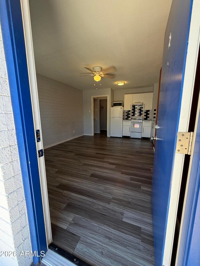 property at 1238 W 4th St