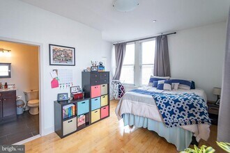 427 Monroe St in Philadelphia, PA - Building Photo - Building Photo
