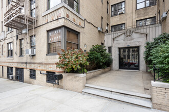 251 Seaman Ave in New York, NY - Building Photo - Building Photo