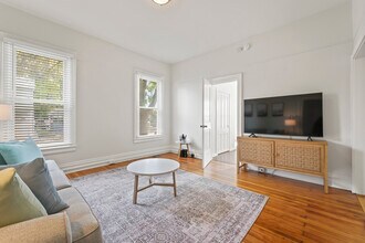 1 Oak St in Saratoga Springs, NY - Building Photo - Building Photo