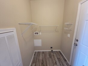 308 Reinken Blvd in Burbank, WA - Building Photo - Building Photo