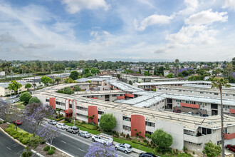 Town and Country in Long Beach, CA - Foto de edificio - Building Photo