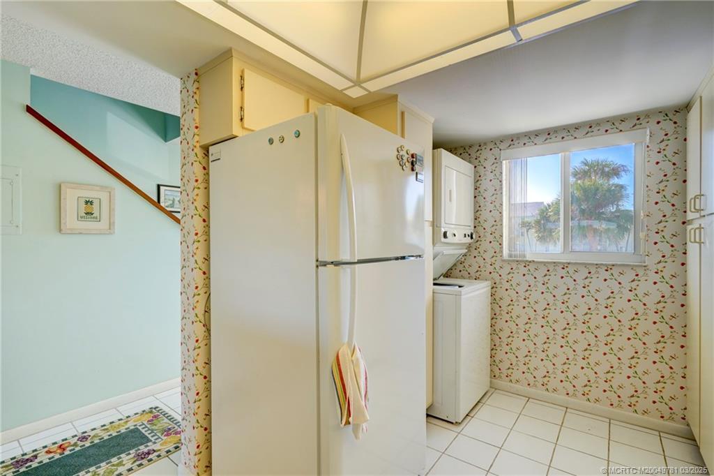 5532 NE Gulfstream Way in Stuart, FL - Building Photo