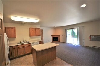 Southridge East Apartments in Eau Claire, WI - Foto de edificio - Building Photo
