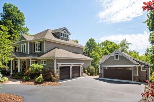 3632 Rainbow Dr in Minnetonka, MN - Building Photo - Building Photo