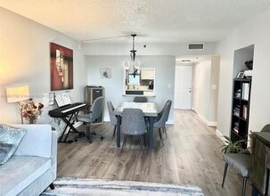 9235 SW 8th St in Boca Raton, FL - Building Photo - Building Photo