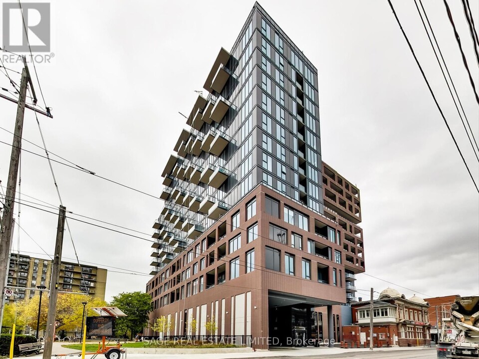 270-270 Dufferin St in Toronto, ON - Building Photo