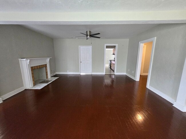 924 SW 5th Ave in Gainesville, FL - Building Photo - Building Photo