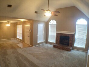920 Meadowdale Rd in Arlington, TX - Building Photo - Building Photo