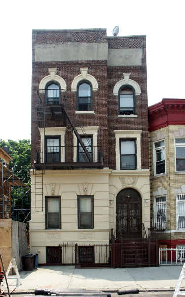 180 Martense St in Brooklyn, NY - Building Photo